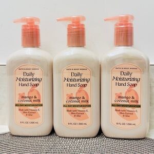 NWT Bath & Body Works Daily Moisturizing Hand Soap - Mango & Coconut Milk Set